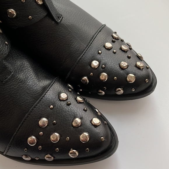 Musse & Cloud Black Genuine Leather silver Stud Pointed Toe Asher Ankle Bootie - Picture 3 of 11